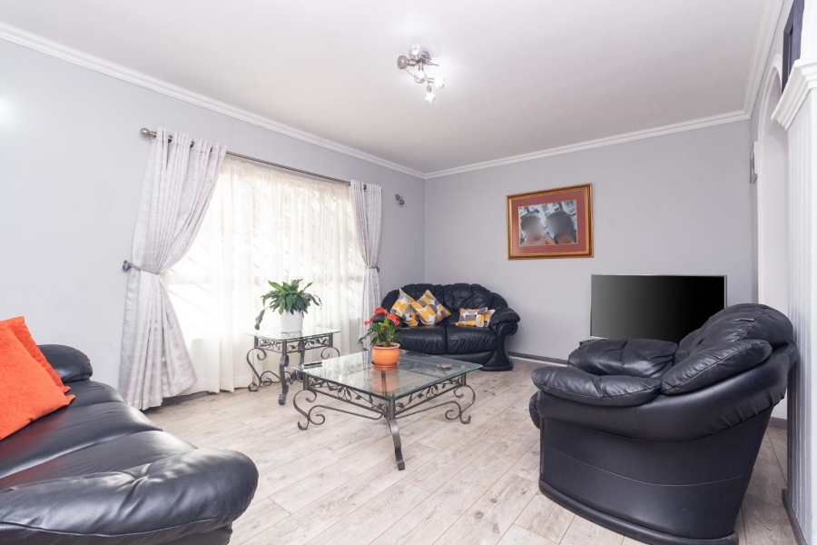 3 Bedroom Property for Sale in Bridgetown Western Cape